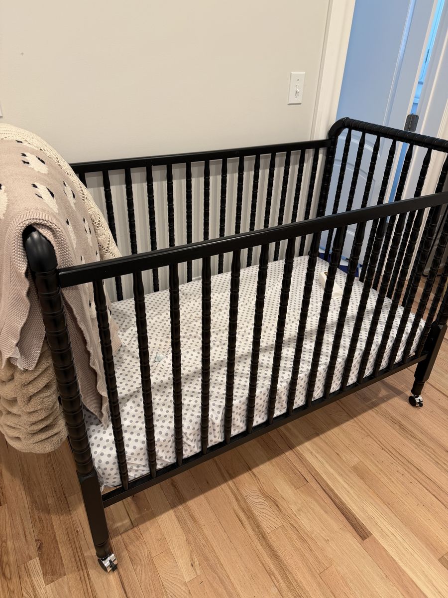Baby crib
