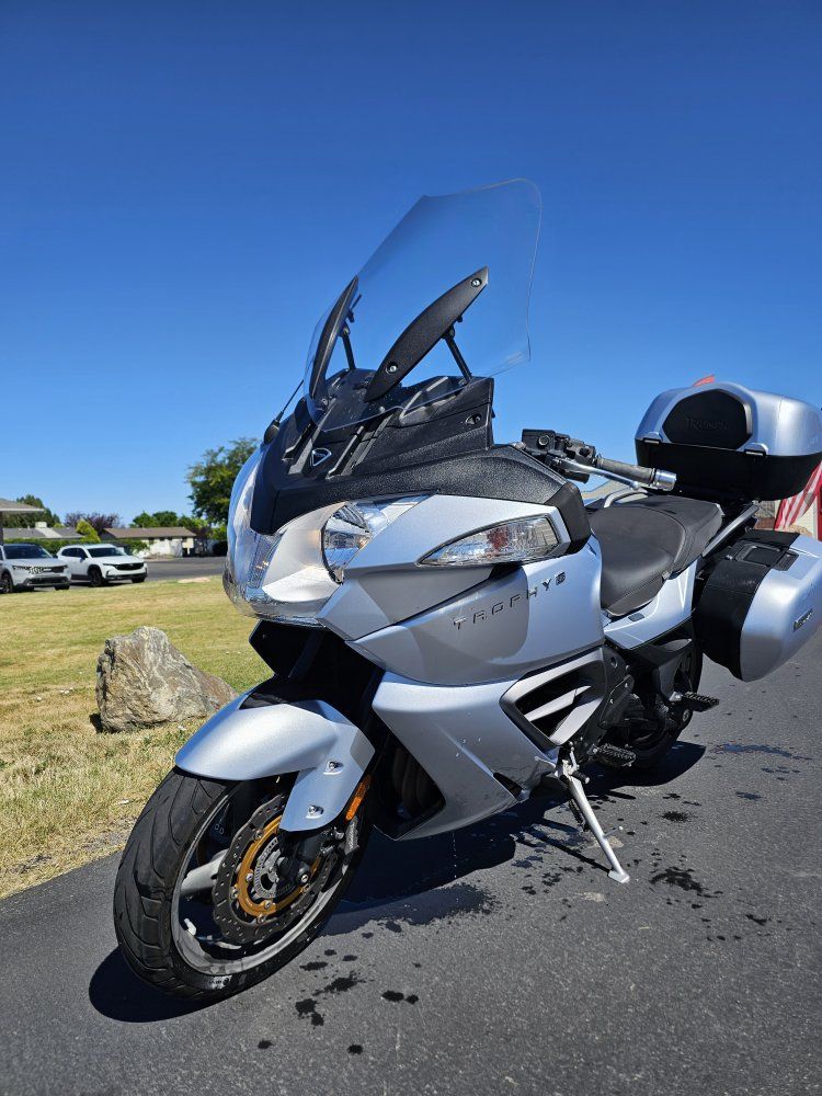 2014 Triumph Trophy SE Sport Touring