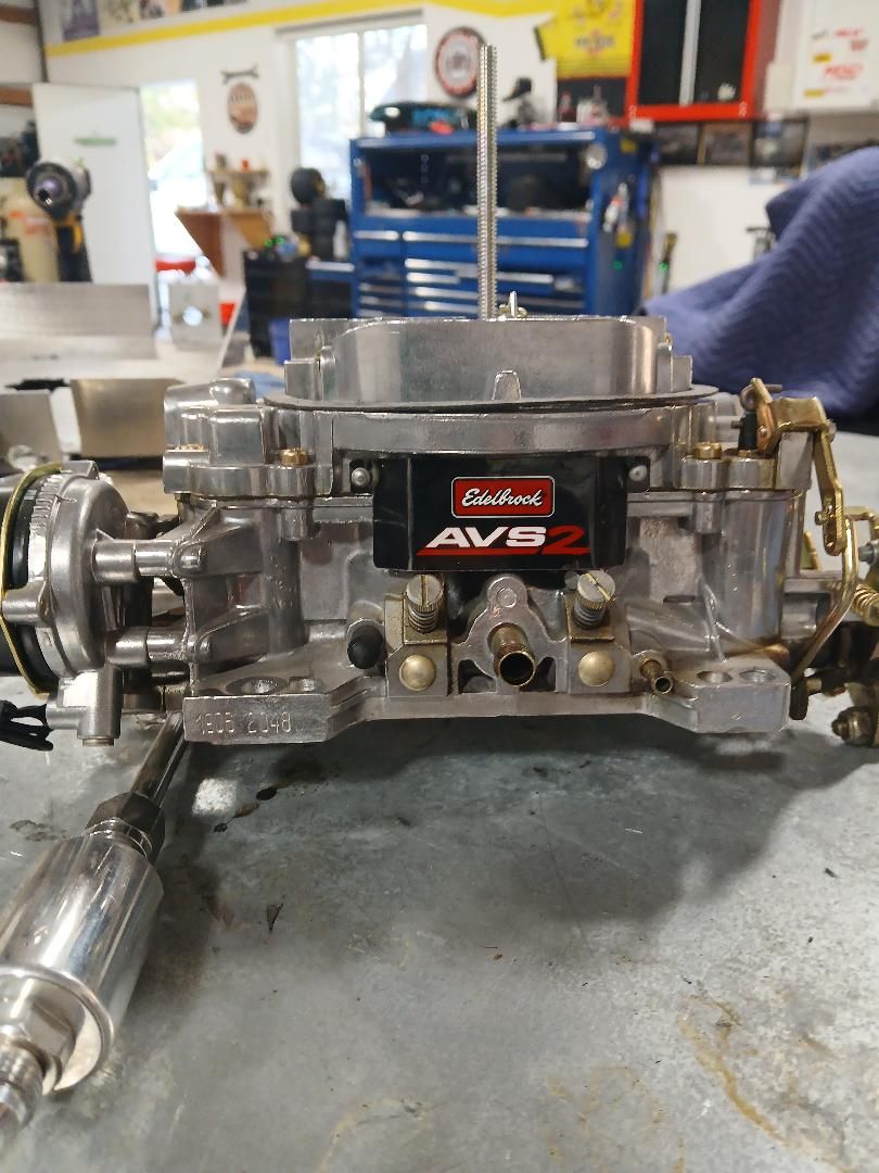 Edlebrock Intake & Carb SBC
