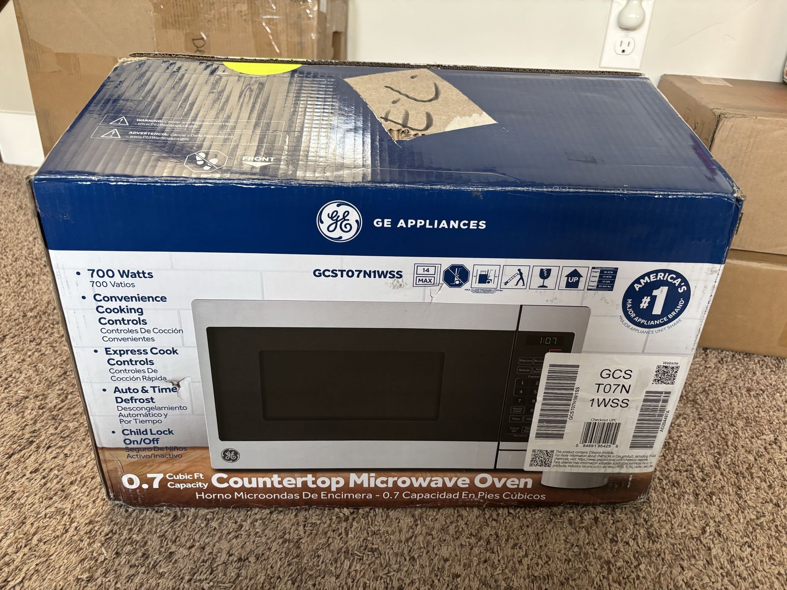 GE GCST07N1WSS 0.7 Cu. Ft. Countertop Microwave Oven 