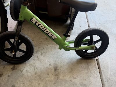 Strider Classic 12" Green Balance Bike - Excellent Condition, Ready for Adventure!