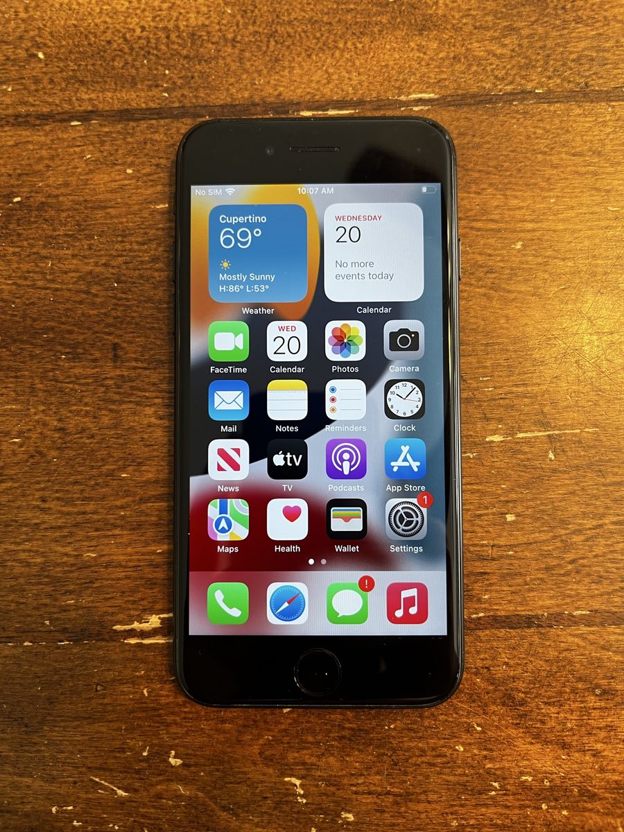 iPhone 7 32GB Black – Unlocked – 90% Battery Health
