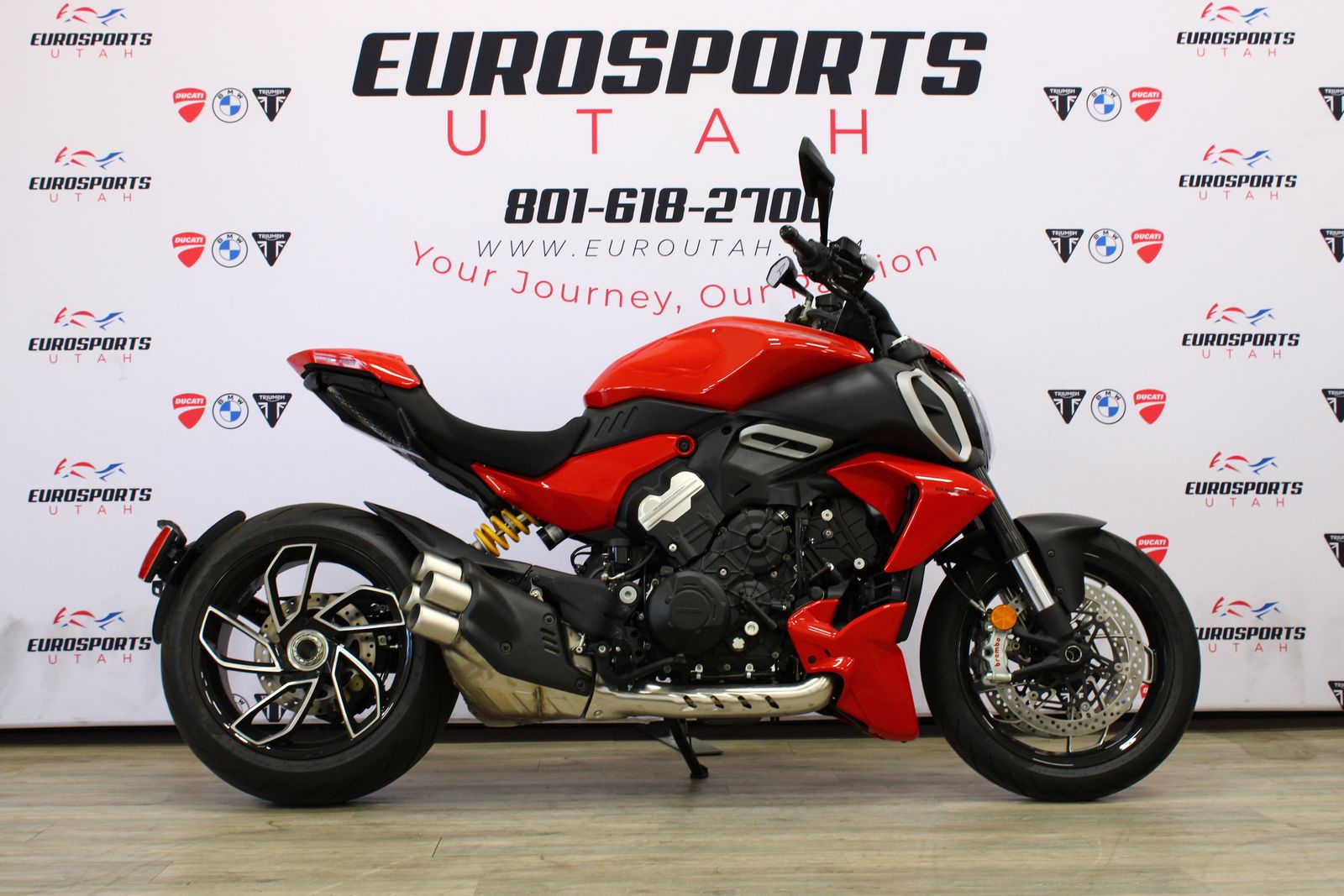 2024 Ducati DIAVEL V4 DEMO