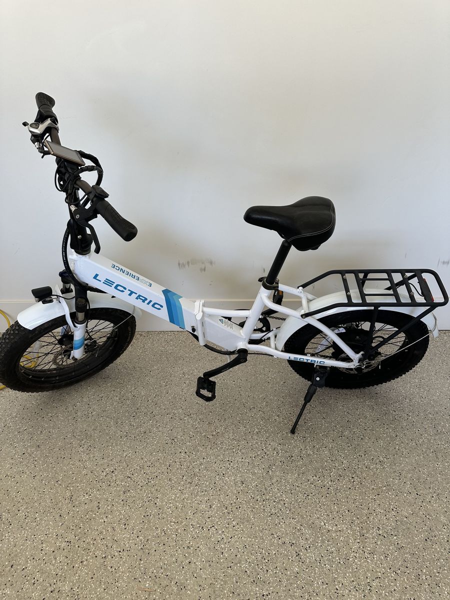 Lectric ebike. 180 Miles. brand new motor, wheel, tire and freewheel. Comes with charger. Message only.