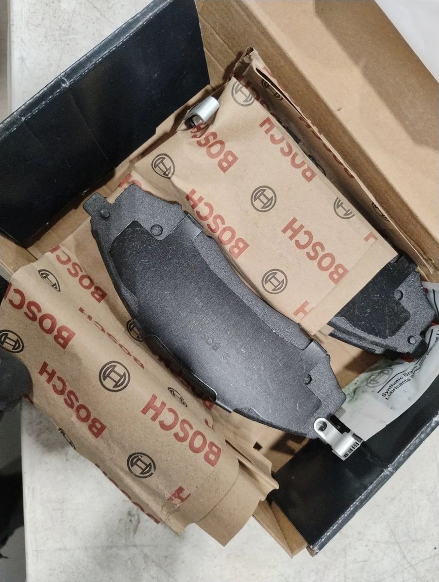 Bosch BC830 QuietCast Premium Ceramic Disc Front Brake Pad Set