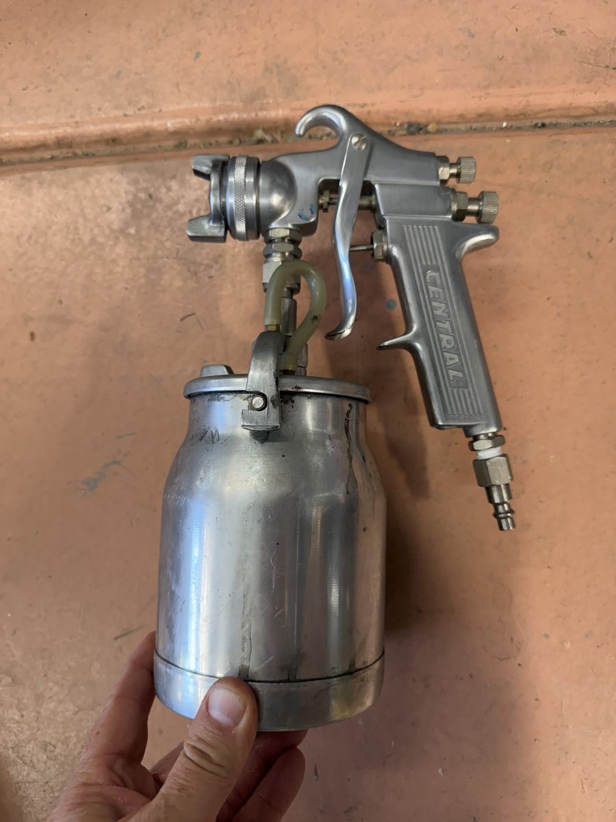 CENTRAL PNEUMATIC Siphon-Feed Spray Gun, All Metal