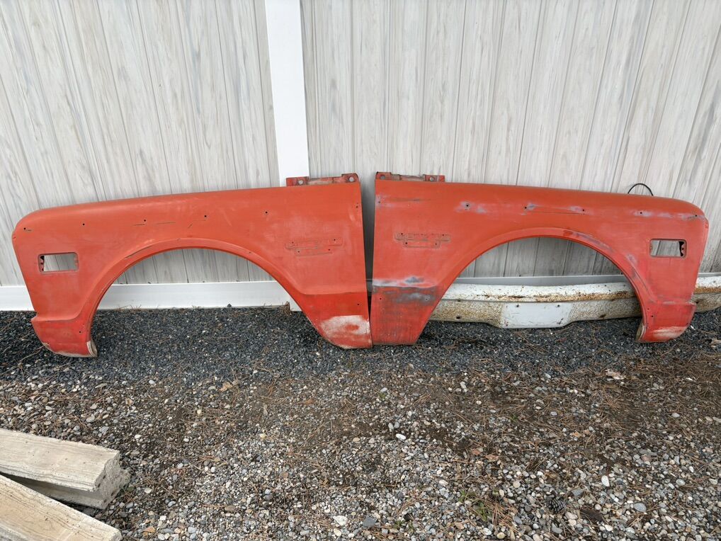 Set 1970 Chev Truck Fendders