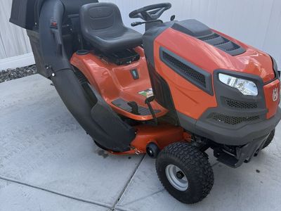 Husqvarna TS120 42in Deck riding Mower