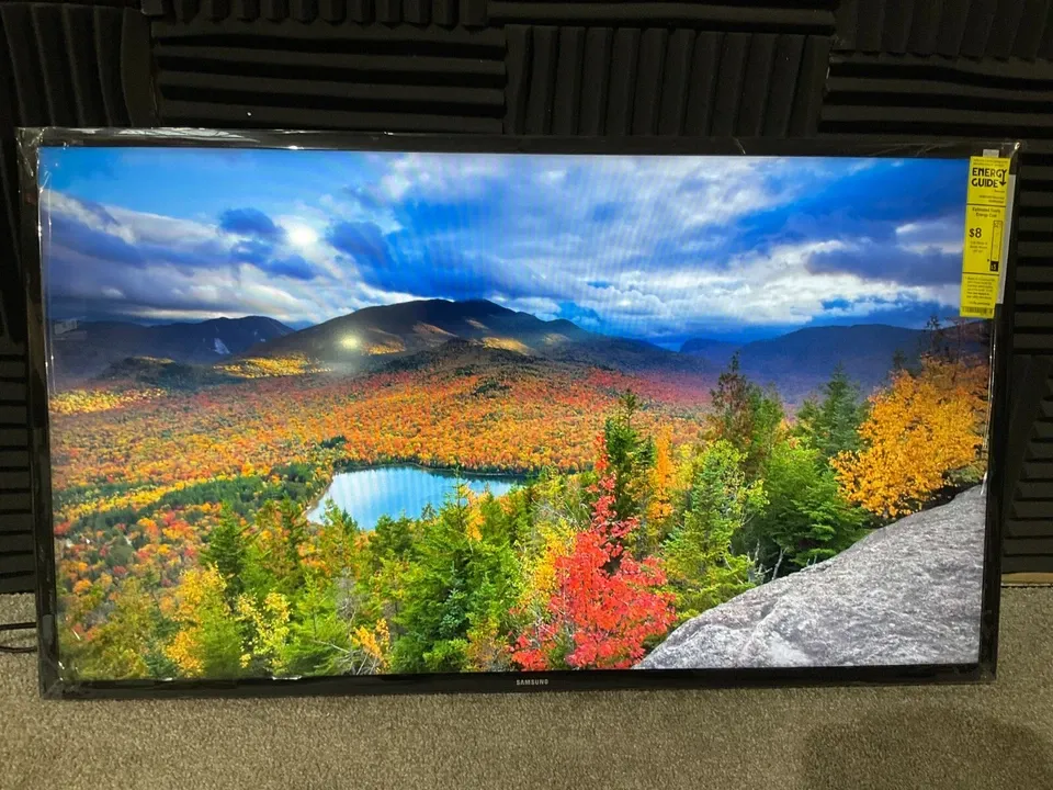 New 40 inch Samsung Smart TV