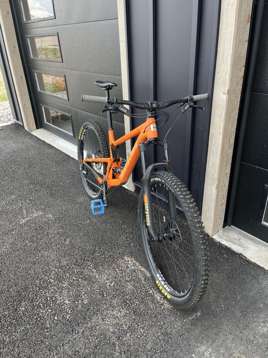 Santa cruz mountain bike