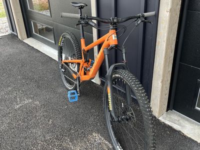 Santa cruz mountain bike