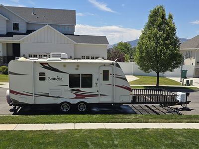 2011 Palomino Banshee B-238EX Hybrid Toy Hauler / Travel Trailer – Sleeps 7