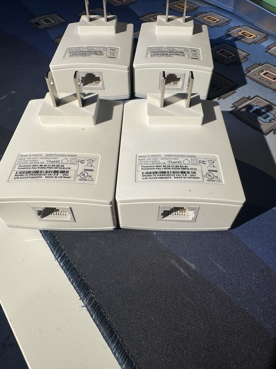 4x TP-Link AV600 Powerline Units