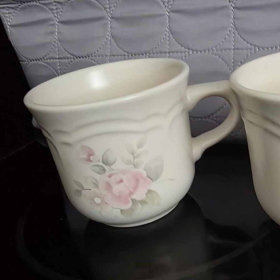Vintage Pfaltzgraff Tea Rose Mugs (2)