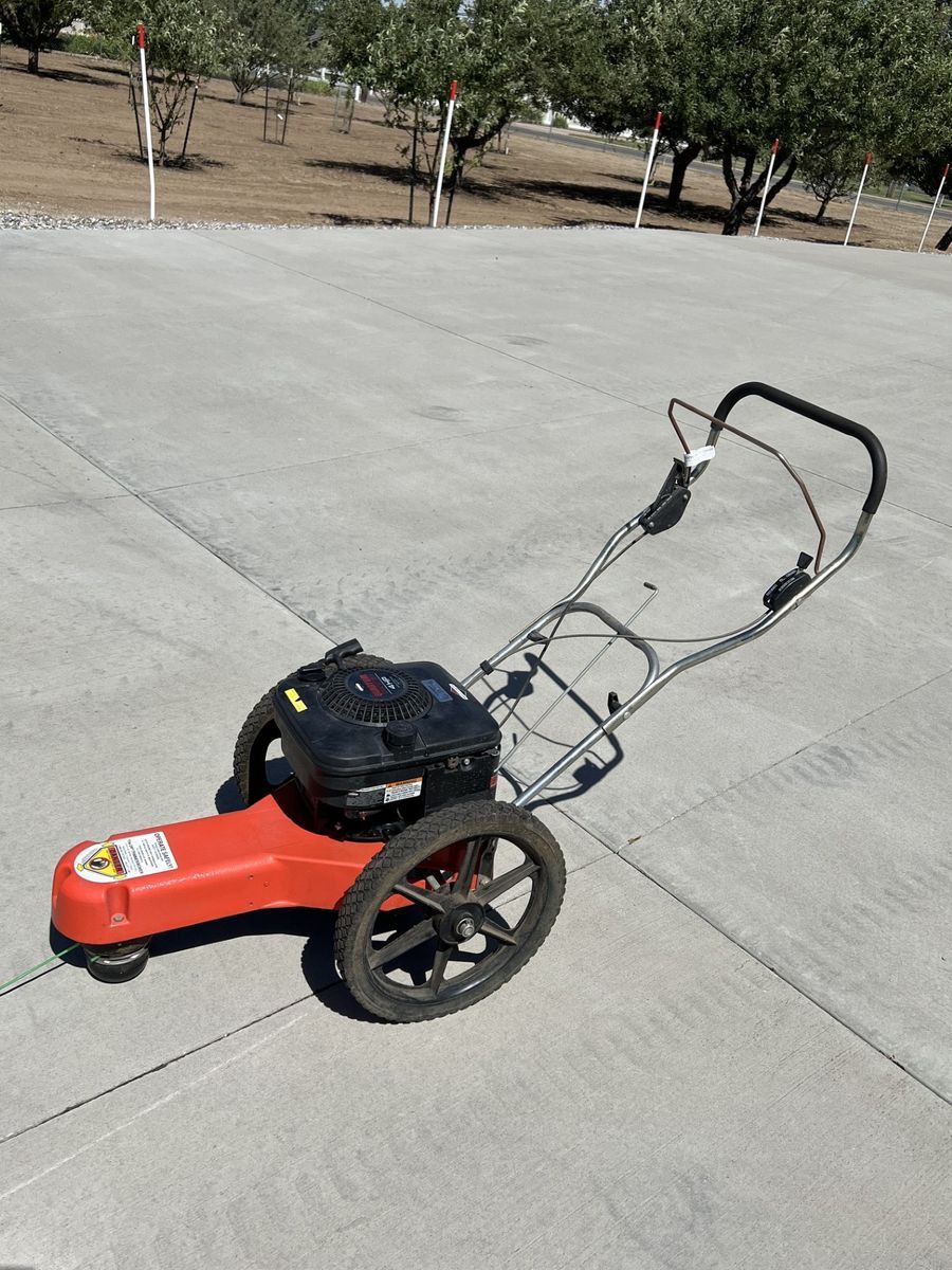 DR String Trimmer / Mower 4 HP Quantum Gas Powered. Comes with pictured manual & extras.  Runs well.