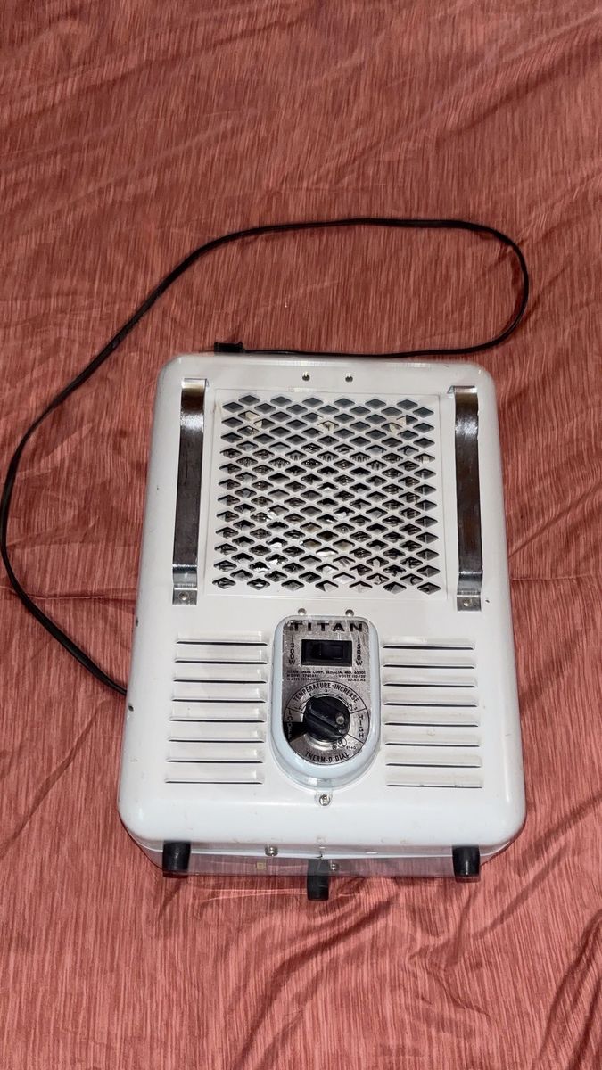 Vintage Titan T760B1 Space Heater