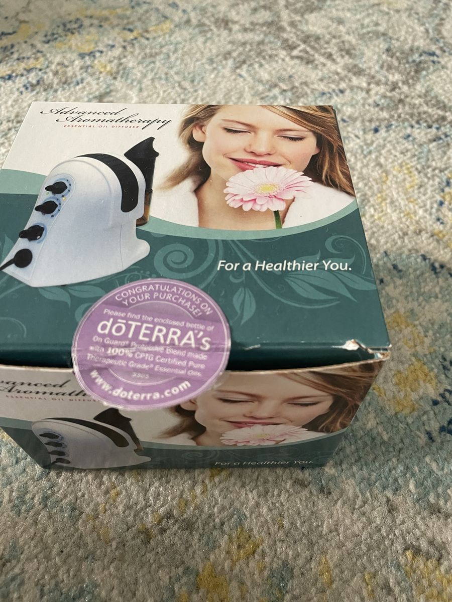 Doterra Advanced Aromatherapy Essential Oil Diffuser with Box, Manual, Nozzles - Works Great!