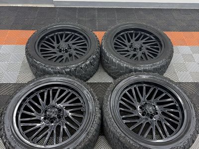 22x10 tis 547B 6x135 bolt pattern 33” sailun tires