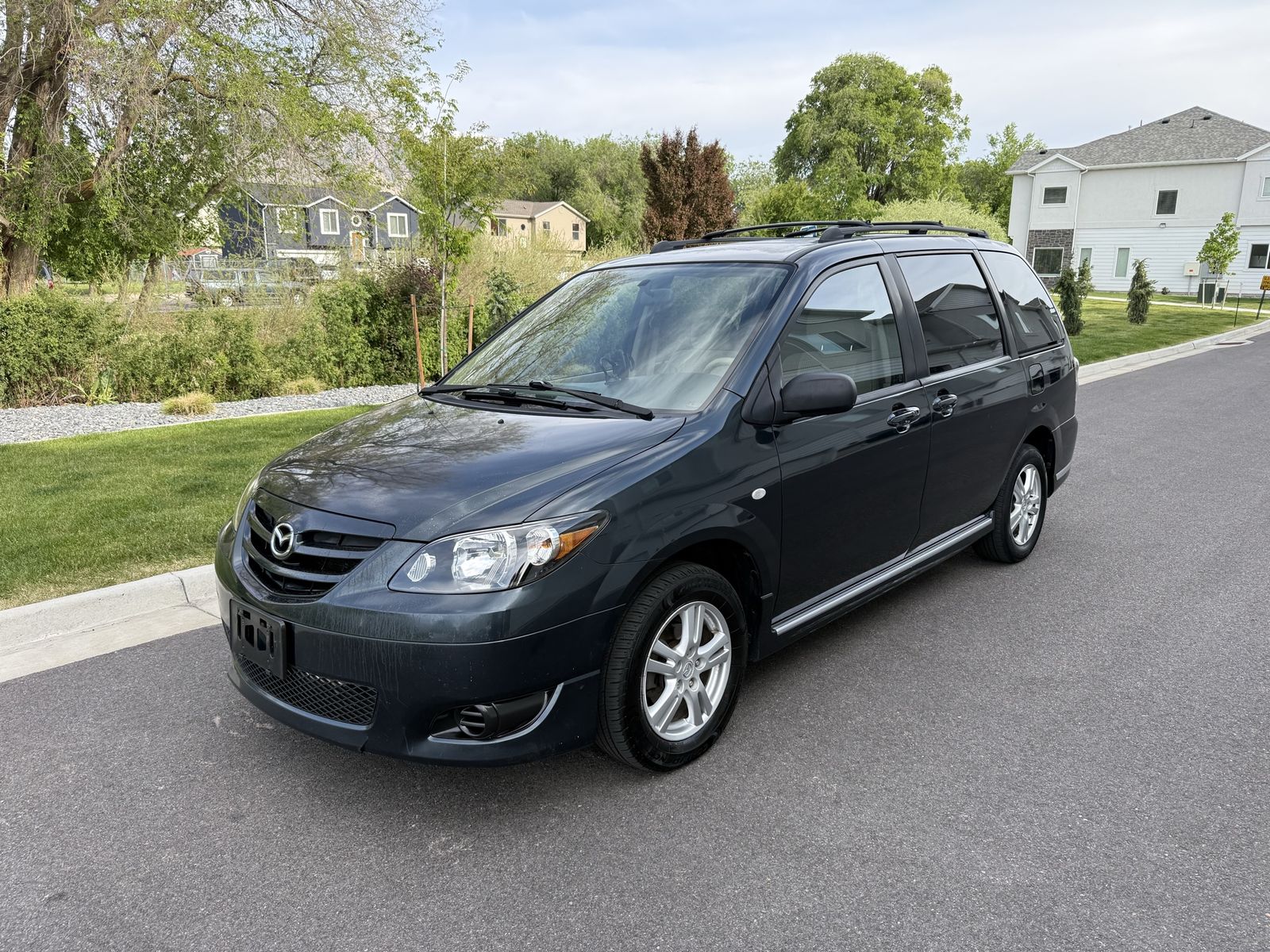 2004 MAZDA MPV LX