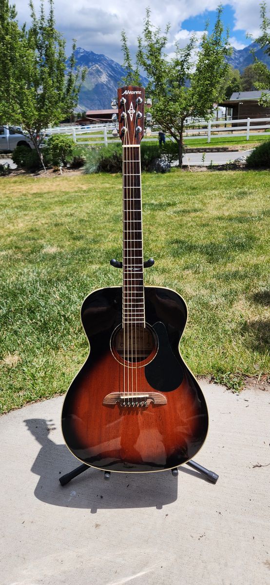 Alvarez Artist Series AF66SB Solid Mahogany Acoustic Guitar w/ Hard Case