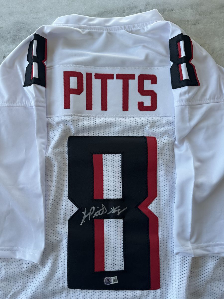 Kyle Pitts Signed Atlanta Falcons Jersey Beckett Witness COA