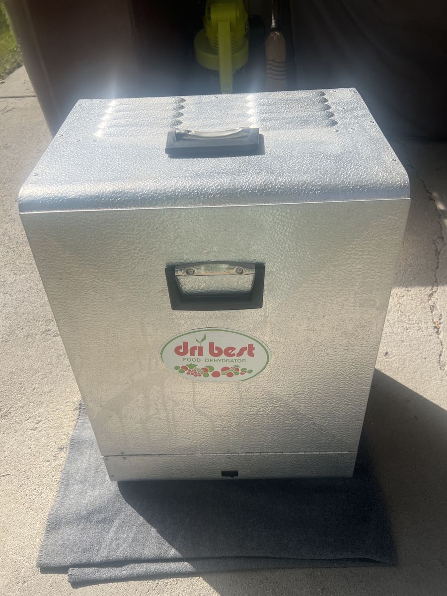 Dehydrator