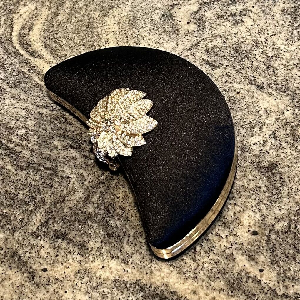 TOOBA Elegant Velvet Clutch