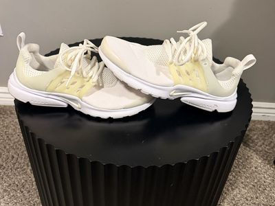 Nike shoes 7Y