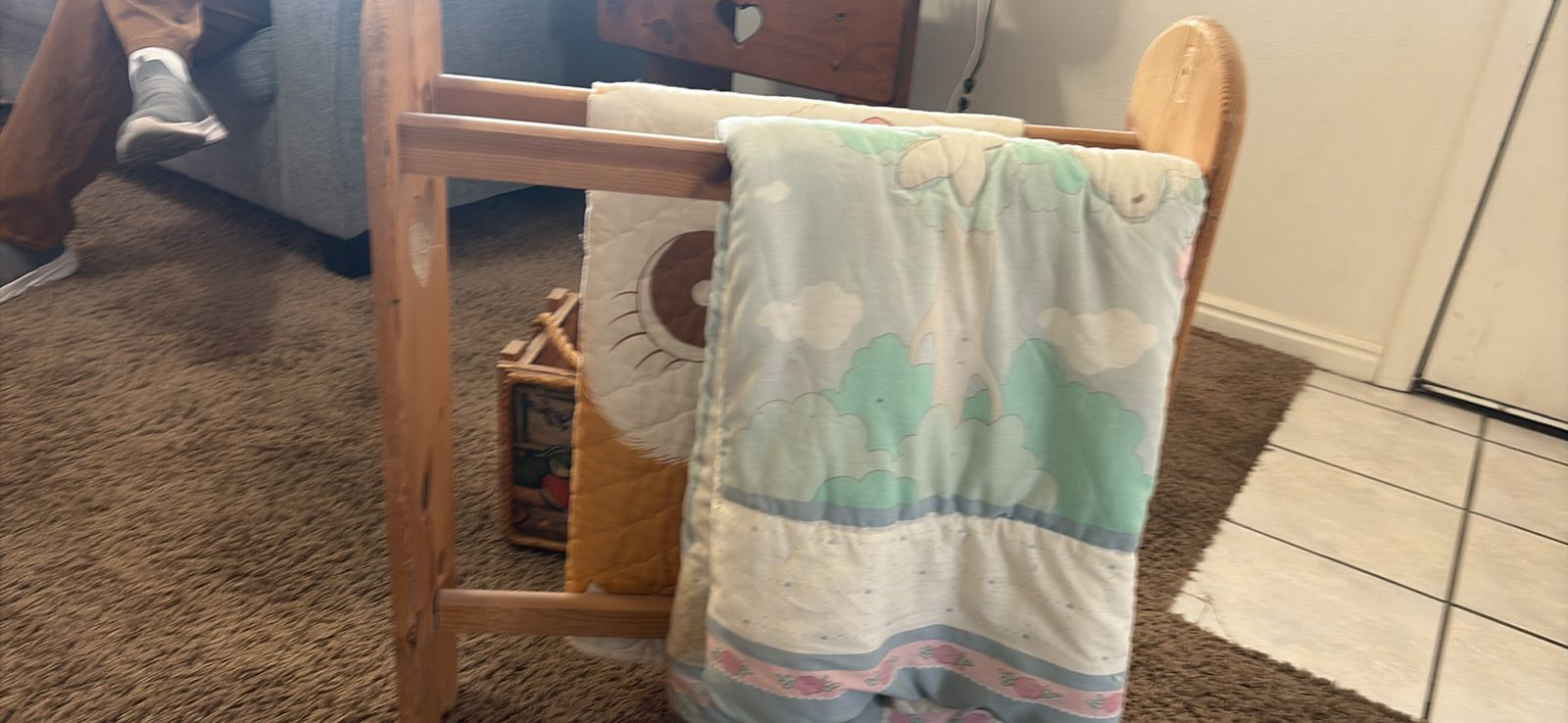 Wooden Quilt/Blanket Rack with Heart Cutout