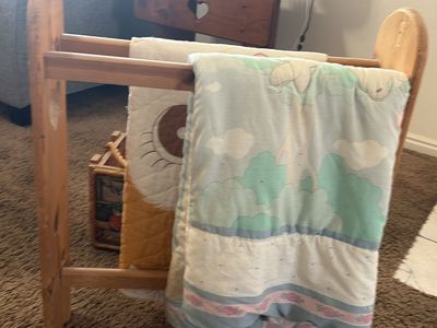 Wooden Quilt/Blanket Rack with Heart Cutout