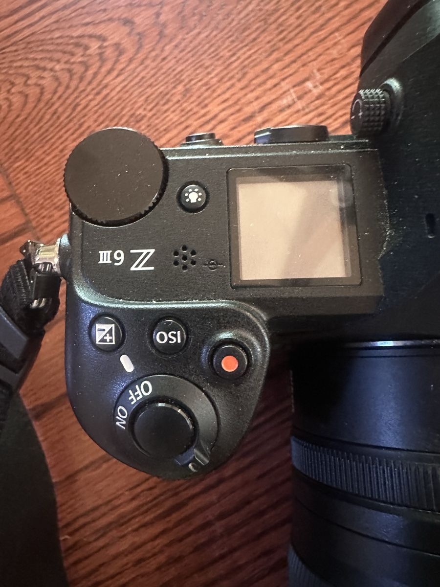 Nikon z6iii low shutter with z24-200 lens
