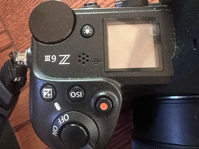 Nikon z6iii low shutter with z24-200 lens