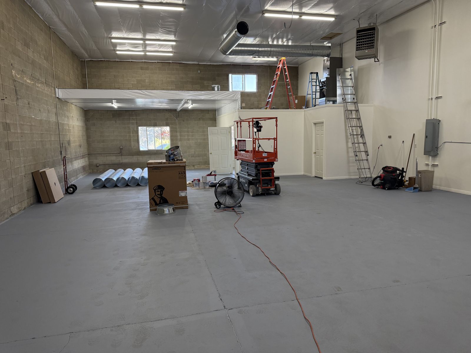 Main image 3