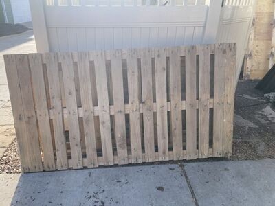 Several Free Wood Pallet - Lot Of Pallets