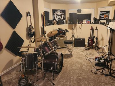 tons of pro guitar gear, trade for bass gear!