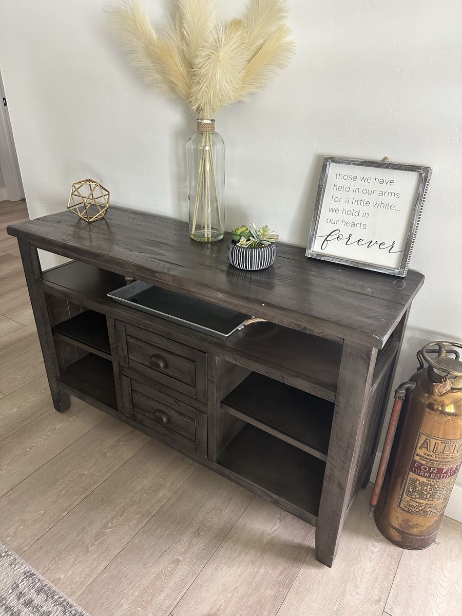 Stressed Credenza!!