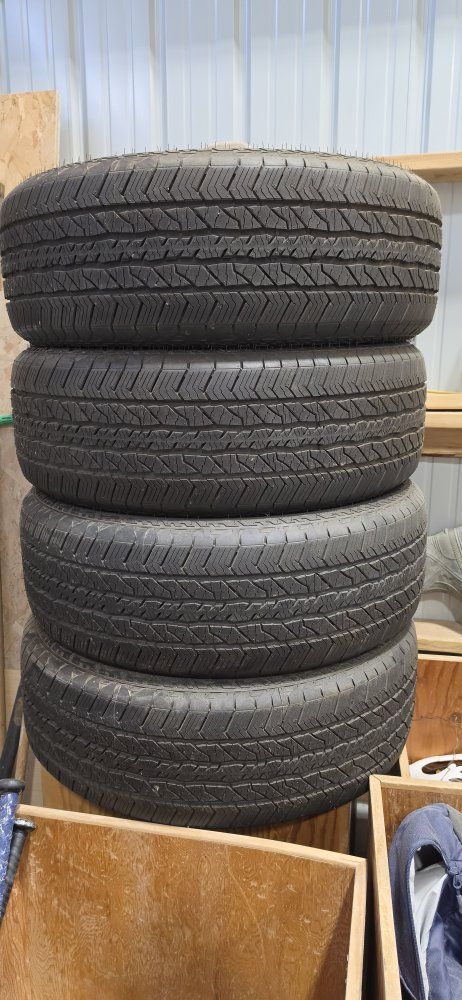 Hankook Dynapro AT2 275 60R20 (set of 4) for SUV/Trucks - Excellent Tread, Set of 4