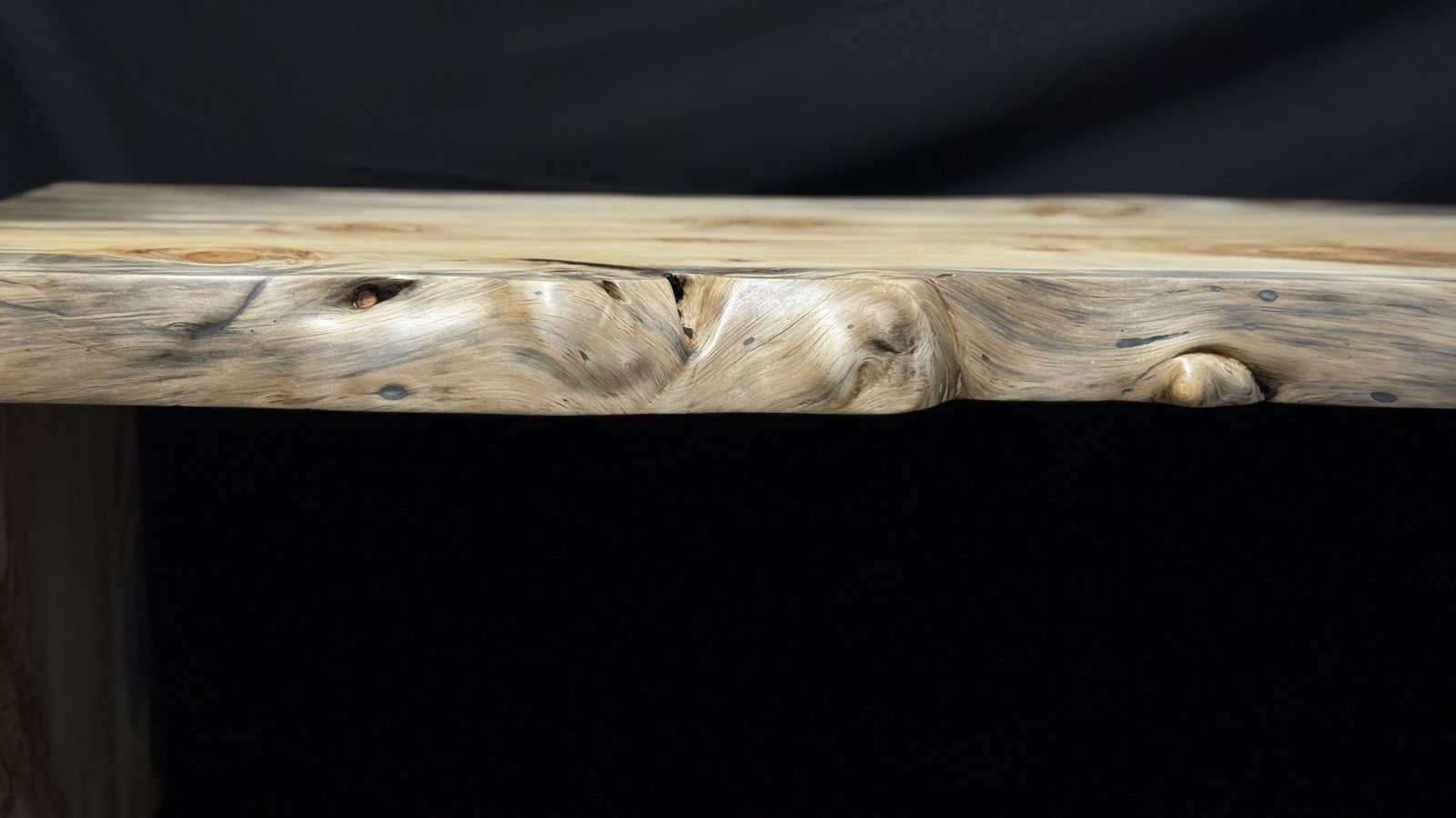 Main image 6