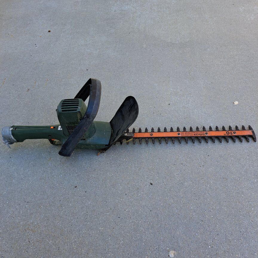 Electric Black&Decker Hedge Trimmer