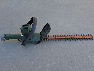 Electric Black&Decker Hedge Trimmer