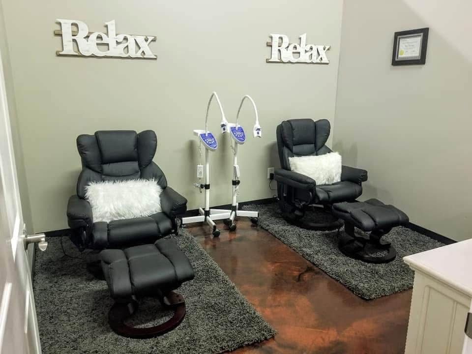 HOMCOM Massage Recliner Chair with Massage Ottoman Footrest