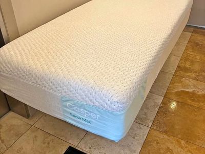 Casper Snow Max Twin XL Mattress - Like New!