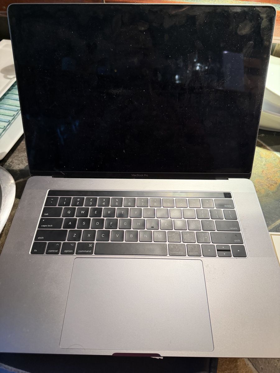 MacBook Pro 15" Touch Bar (2017) — For Parts/Repair — Powers On