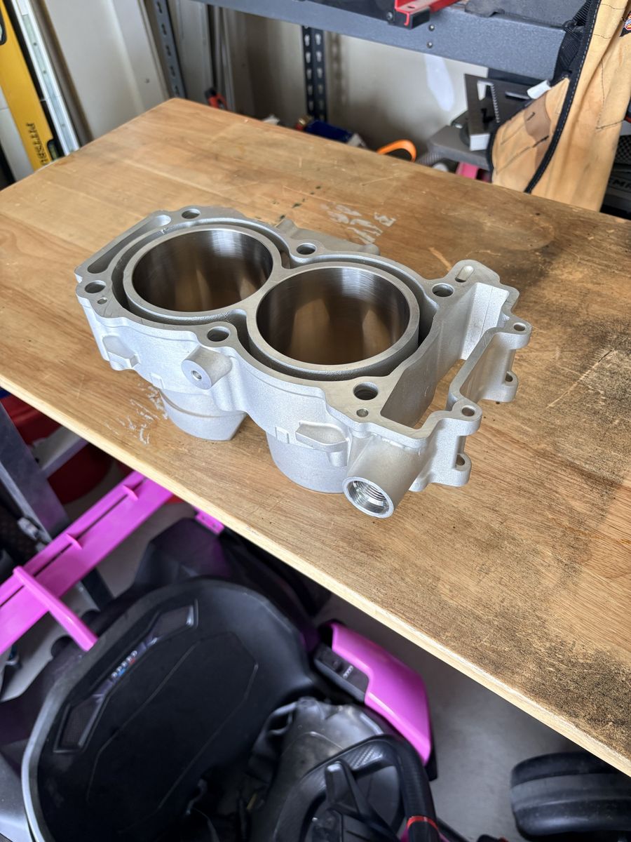 Polaris Rzr 1000 upper cylinder