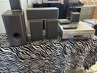 Pioneer Stereo System with AM/FM, 5 Disc CD Player and Yamaha Turntable/Record Player, & Surround Sound Speakers