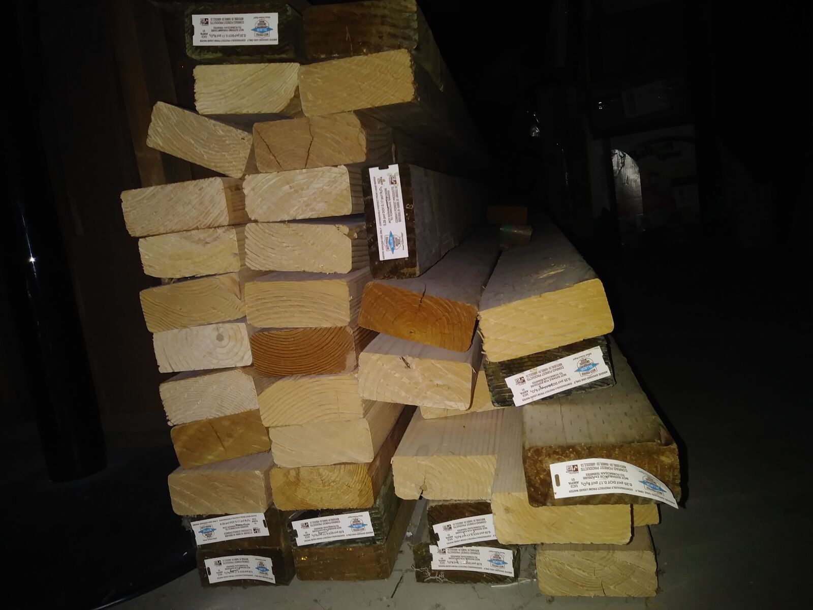 Lumber Wood 2 x 4 x 16's