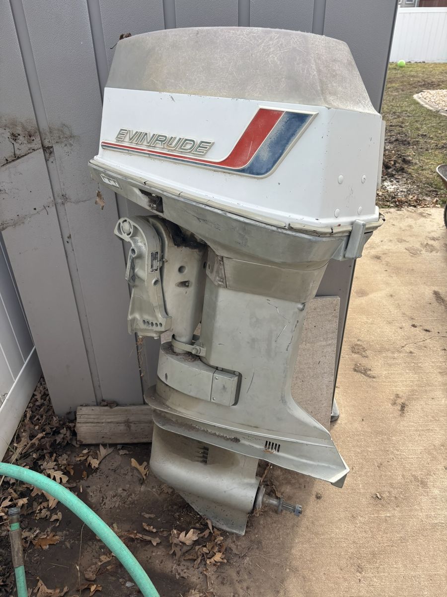 1972 Evinrude Starflite 85HP (Parts only)
