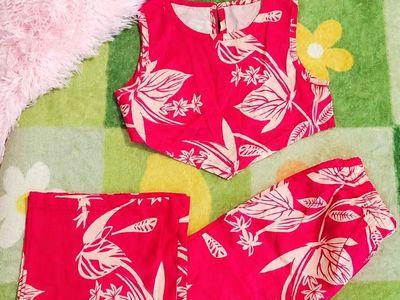 Girls 2-Piece Tropical Floral Crop Top and Wide Leg Pants Set Red Size 4-5 Years
