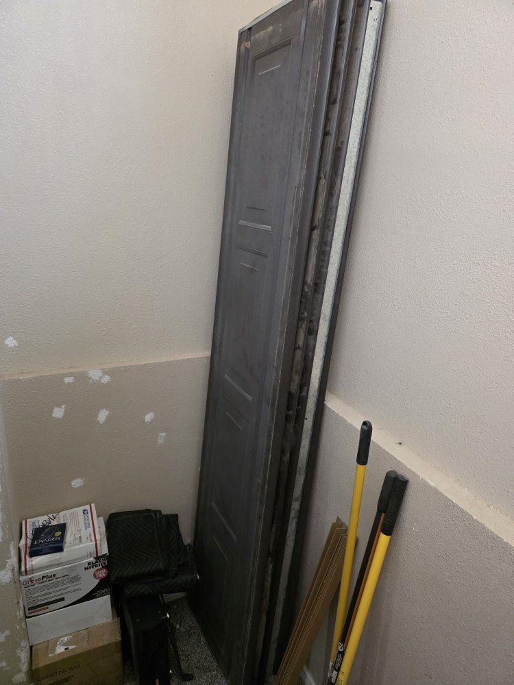 4 Panel 9x8 Garage Door with Rails and Spring
