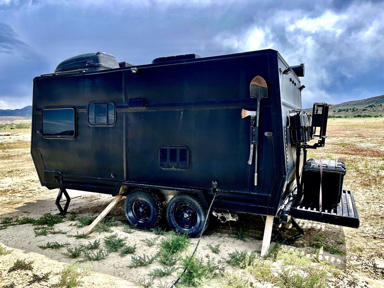 Sirius Black - Off-road, off-grid man cave
